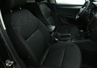 Подержанный автомобиль Skoda Octavia Liftback 2019 года (10 фото)