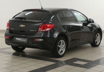 Подержанный автомобиль Chevrolet Cruze Hatchback 2012 года (4 фото)