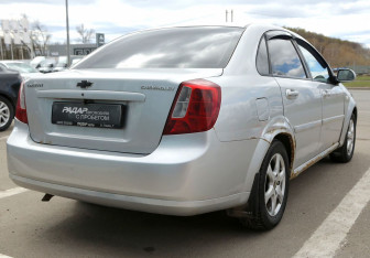 Подержанный автомобиль Chevrolet Lacetti Sedan 2007 года (6 фото)