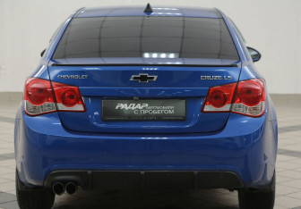 Подержанный автомобиль Chevrolet Cruze Sedan 2011 года (3 фото)