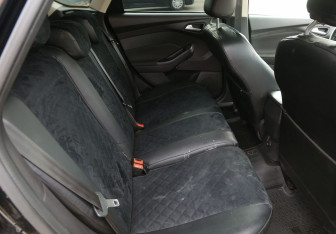Подержанный автомобиль Ford Focus Hatchback 2014 года (11 фото)