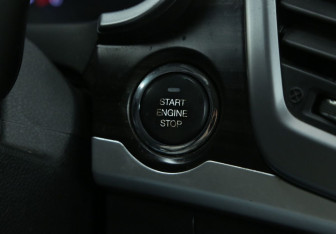 Подержанный автомобиль SsangYong Actyon 2013 года (17 фото)