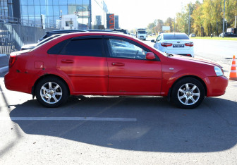 Подержанный автомобиль Chevrolet Lacetti Sedan 2007 года (7 фото)