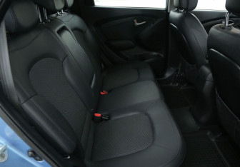 Подержанный автомобиль Hyundai ix35 2012 года (11 фото)
