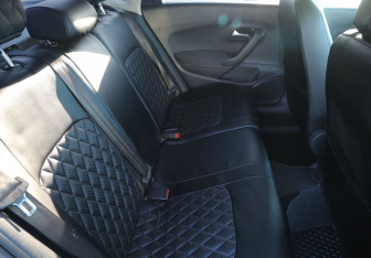 Подержанный автомобиль Volkswagen Polo Sedan 2013 года (11 фото)