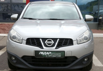 Подержанный автомобиль Nissan Qashqai 2012 года (2 фото)