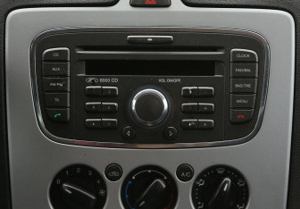 Подержанный автомобиль Ford Focus Sedan 2007 года (13 фото)