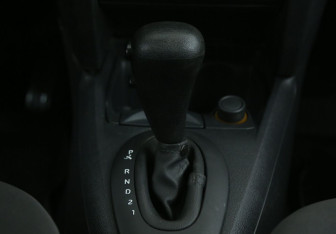 Подержанный автомобиль Renault Symbol 2007 года (15 фото)