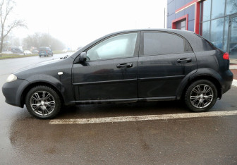 Подержанный автомобиль Chevrolet Lacetti Hatchback 2007 года (8 фото)