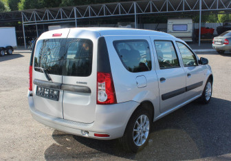 Подержанный автомобиль LADA (ВАЗ) Largus Wagon 2012 года (7 фото)
