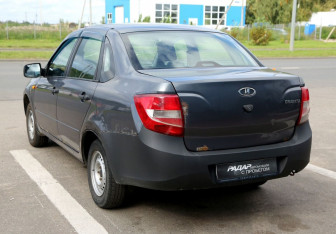 Подержанный автомобиль LADA (ВАЗ) Granta Sedan 2016 года (4 фото)