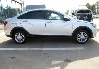 Подержанный автомобиль LADA (ВАЗ) Vesta Sedan 2018 года (7 фото)