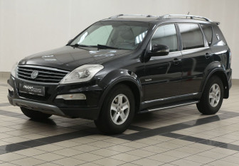 Подержанный автомобиль SsangYong Rexton 2012 года (8 фото)