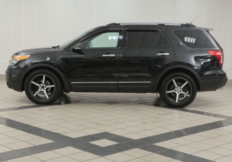 Подержанный автомобиль Ford Explorer 2011 года (7 фото)
