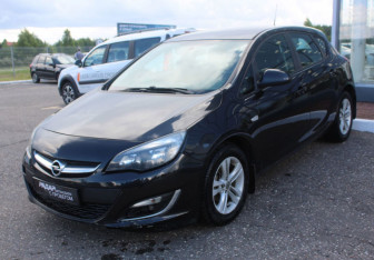 Подержанный автомобиль Opel Astra Hatchback 2012 года (3 фото)