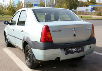 Подержанный автомобиль Renault Logan Sedan 2007 года (4 фото)