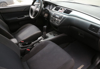 Подержанный автомобиль Mitsubishi Lancer Sedan 2007 года (9 фото)