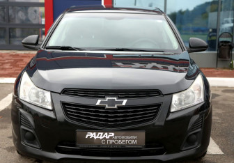 Подержанный автомобиль Chevrolet Cruze Hatchback 2013 года (2 фото)