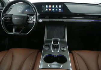 Подержанный автомобиль Omoda C5 2022 года (13 фото)