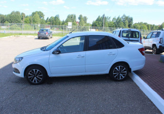 Подержанный автомобиль LADA (ВАЗ) Granta Sedan 2023 года (4 фото)