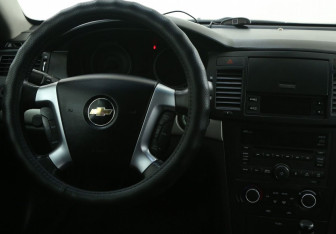 Подержанный автомобиль Chevrolet Epica 2010 года (14 фото)