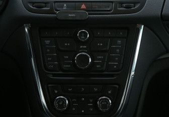 Подержанный автомобиль Opel Mokka 2013 года (13 фото)