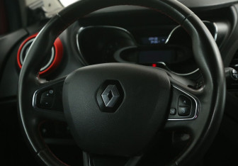 Подержанный автомобиль Renault Kaptur 2018 года (16 фото)