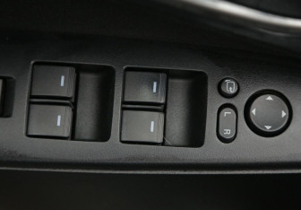 Подержанный автомобиль Mazda 3 Hatchback 2009 года (17 фото)