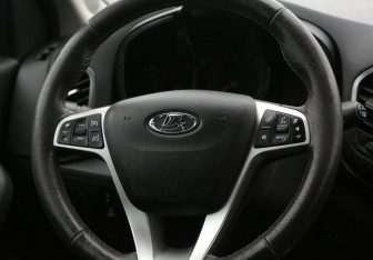 Подержанный автомобиль LADA (ВАЗ) XRAY 2019 года (16 фото)