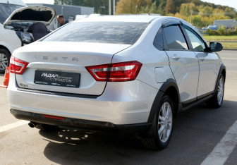 Подержанный автомобиль LADA (ВАЗ) Vesta Sedan 2018 года (6 фото)