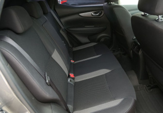 Подержанный автомобиль Nissan Qashqai 2020 года (11 фото)