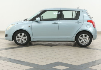 Подержанный автомобиль Suzuki Swift Hatchback 2007 года (7 фото)