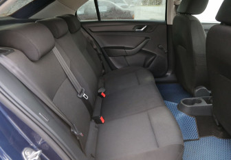 Подержанный автомобиль Skoda Rapid Liftback 2017 года (11 фото)