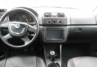 Подержанный автомобиль Skoda Fabia Hatchback 2012 года (13 фото)