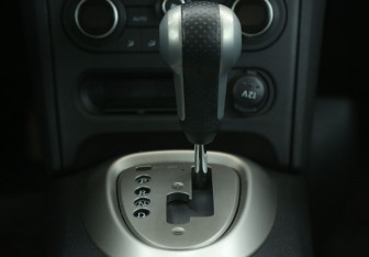 Подержанный автомобиль Nissan Qashqai 2012 года (15 фото)