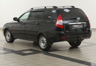 Подержанный автомобиль LADA (ВАЗ) Priora Wagon 2010 года (2 фото)