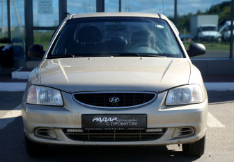 Подержанный автомобиль Hyundai Accent Sedan 2005 года (2 фото)