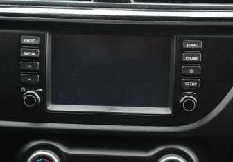 Подержанный автомобиль Kia Rio Sedan 2017 года (24 фото)