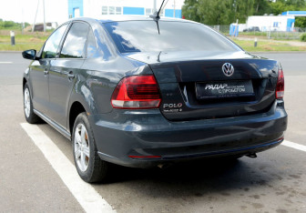 Подержанный автомобиль Volkswagen Polo Sedan 2017 года (4 фото)