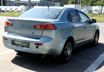 Подержанный автомобиль Mitsubishi Lancer Sedan 2007 года (6 фото)