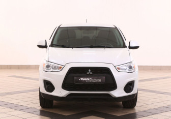 Подержанный автомобиль Mitsubishi ASX 2013 года (3 фото)