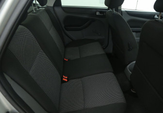 Подержанный автомобиль Ford Focus Sedan 2011 года (11 фото)