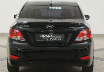 Подержанный автомобиль Hyundai Solaris Sedan 2013 года (3 фото)