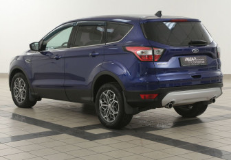 Подержанный автомобиль Ford Kuga 2017 года (2 фото)