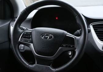 Подержанный автомобиль Hyundai Solaris Sedan 2021 года (16 фото)