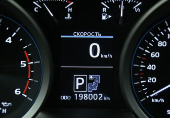 Подержанный автомобиль Toyota Land Cruiser Suv 2013 года (39 фото)