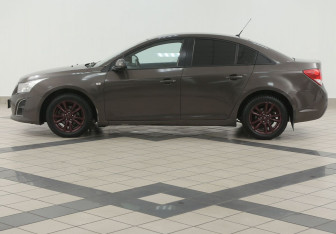 Подержанный автомобиль Chevrolet Cruze Sedan 2012 года (7 фото)