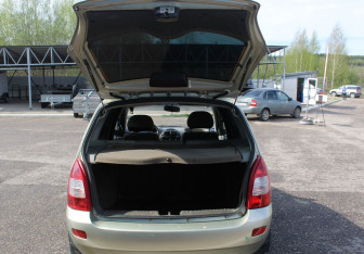 Подержанный автомобиль LADA (ВАЗ) Kalina Wagon 2011 года (16 фото)