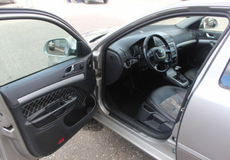 Подержанный автомобиль Skoda Octavia Liftback 2012 года (9 фото)