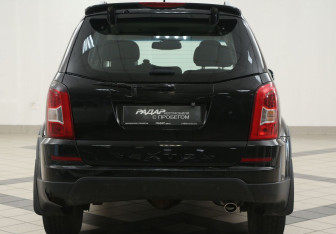Подержанный автомобиль SsangYong Rexton 2012 года (3 фото)